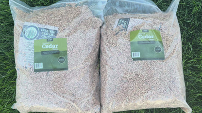 Double Tree Incense Cedar Wood Chips for Potting House Plants, Vegetable Garden Beds, Yard, Pet Bedding & Landscaping, Natural & Shredded